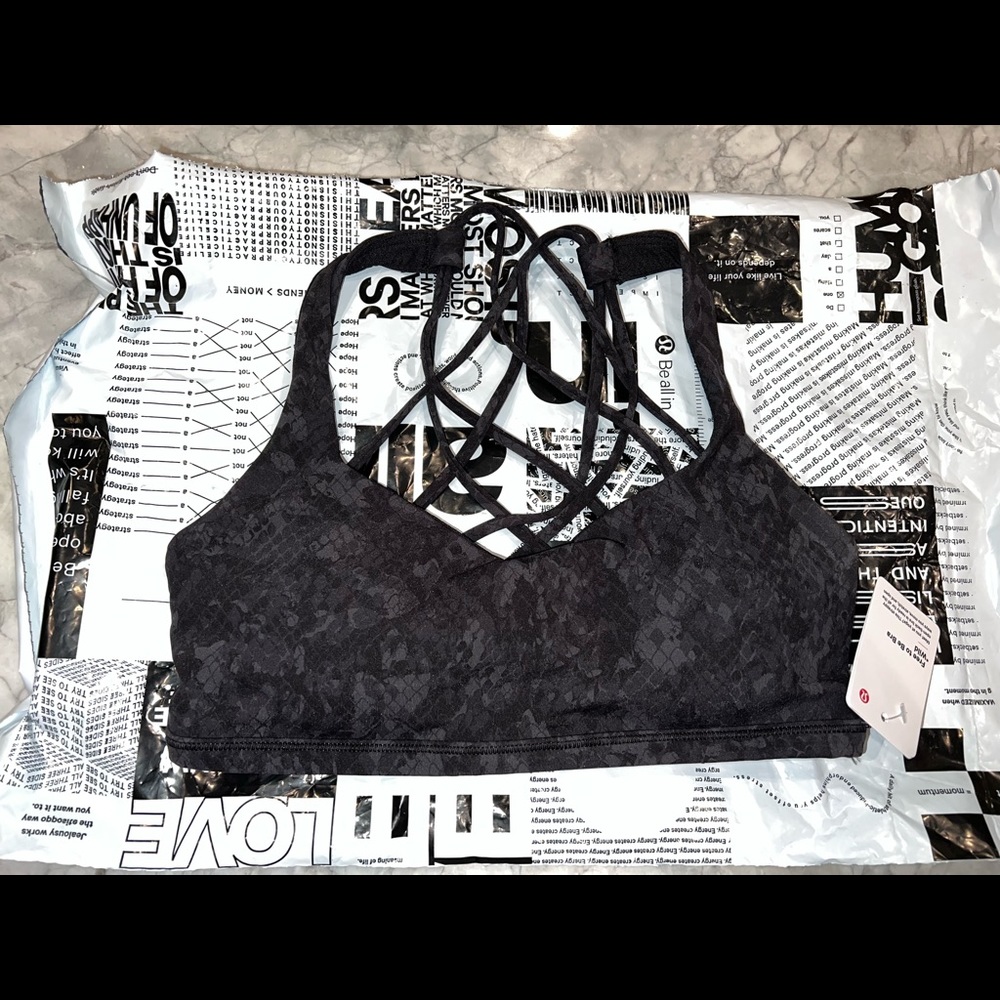LULULEMON BRA NWT
